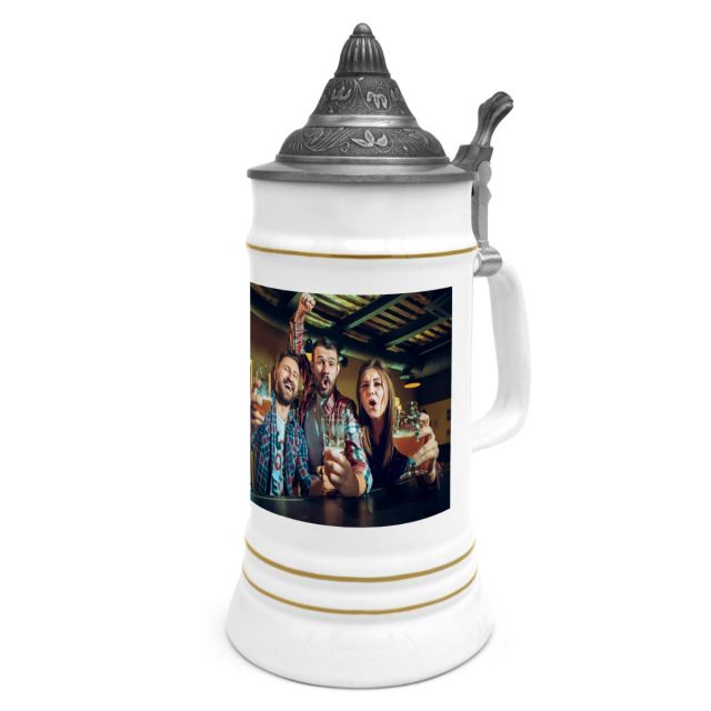 Ständerkrug mit Zinndeckel